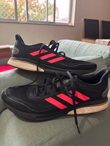 Tênis Adidas Caminhada/corrida - LINDO - 44