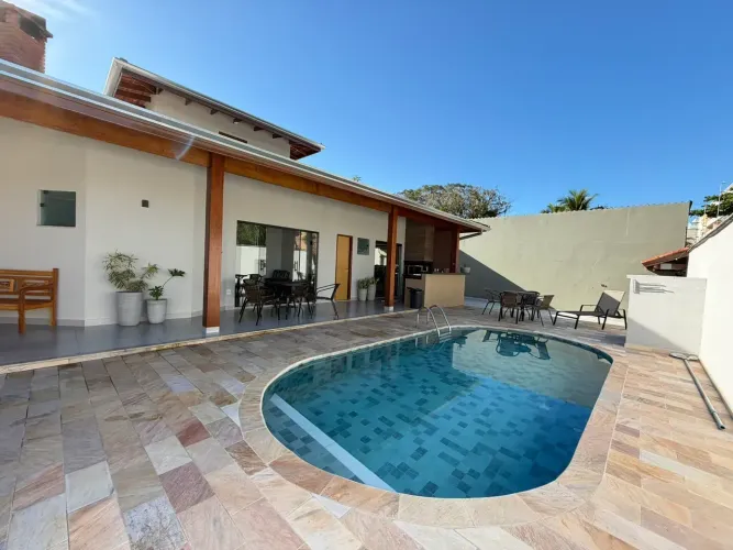 Ampla casa no Itaguá | Loteamento exclusivo de casas | Piscina | toda reformada - Ubatuba 