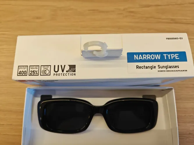 Óculos de sol Uniqlo. Novo na caixa.
