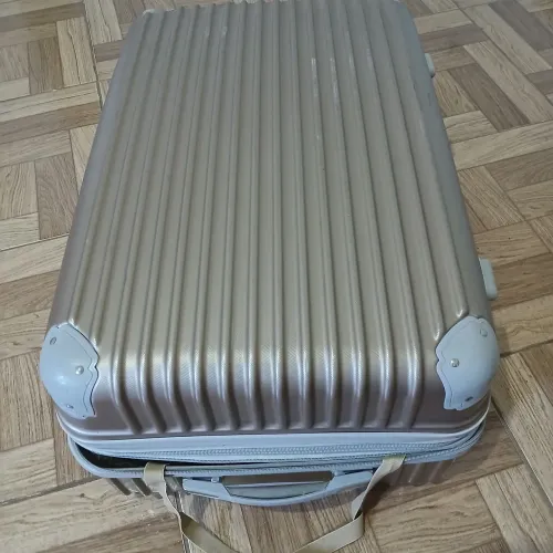 Mala de roupas pra viagens