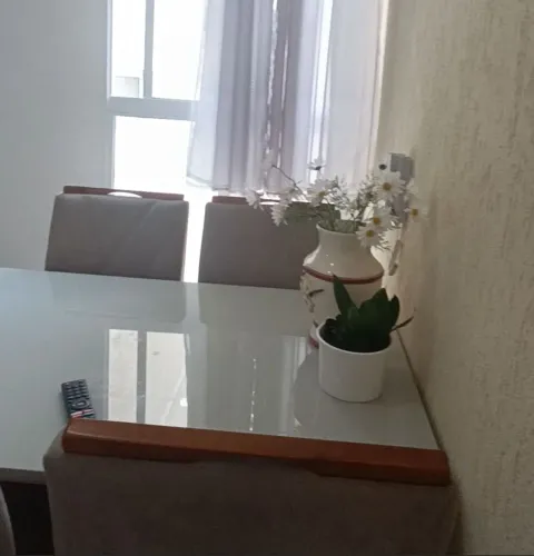 Mesa laqueada 1.20m 4 cadeiras 
