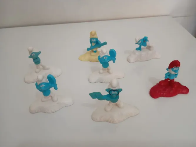 Mc lanche feliz miniaturas de os Smurfs e a vila perdida (2017)