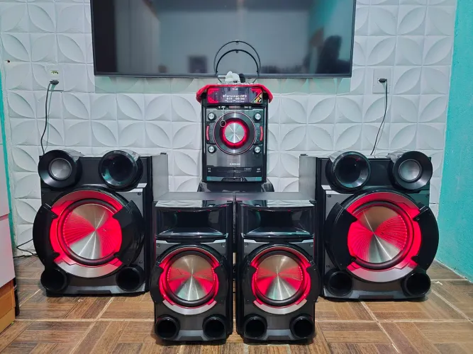 Vendo som LG CM9530 XMETAL BASS de 1.800wts rms de potência raridade som Bruto demais ETC.