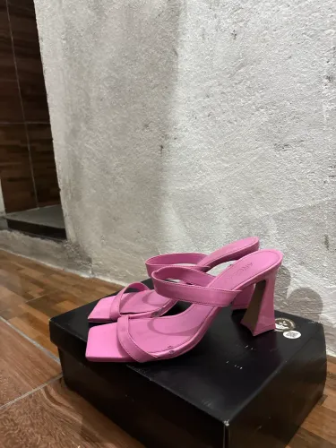 Saltos Femininos Semi Novos - Arezzo, Schutz e Outras Marcas