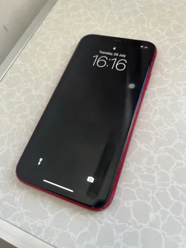 iPhone 11 RED 64GB - Funcionando 100% - Só a traseira trincada - Aceito proposta