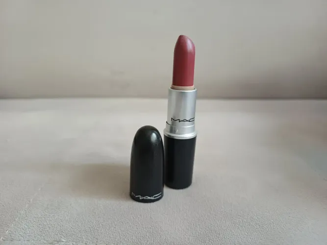 Batom MAC Cosmetics Satin - Cor Amorous (Original)