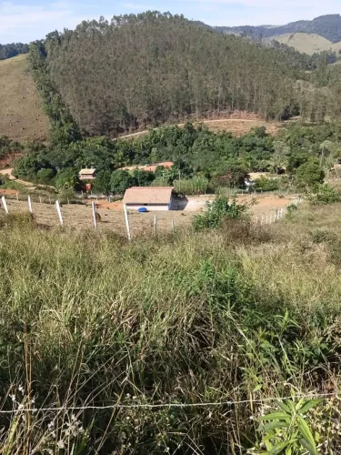 Casa com terreno de 2.300 m² e linda vista por R$ 150 mil