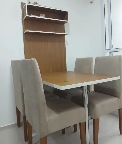 Rei da mesa de jantar com 4 cadeiras
