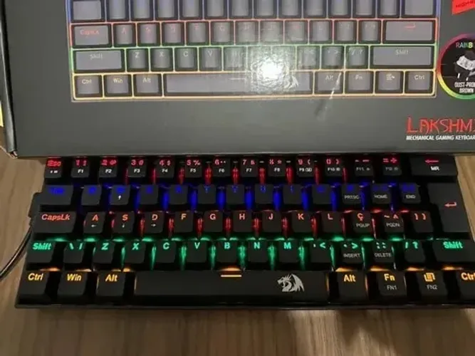 Teclado Mecânico Gamer Redragon Lakshmi Rainbow, ABNT2, Switch Black, Preto