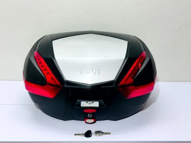 Bau Traseiro Givi V47 C/ Acabamento Aluminio