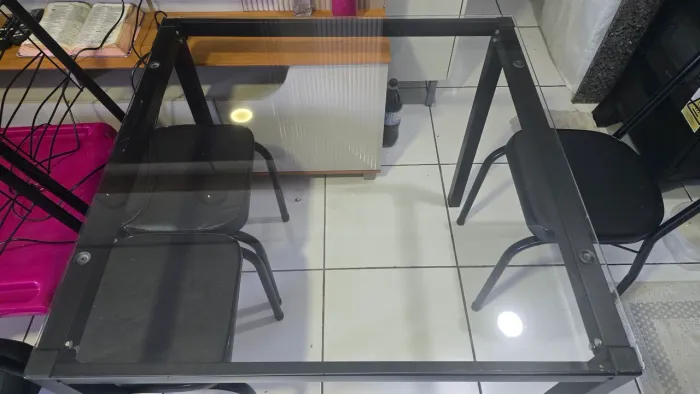 VENDO TAMPO DE VIDRO. 