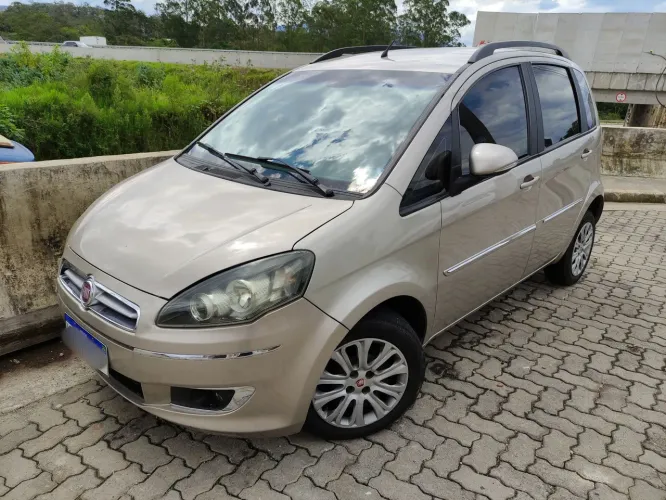 Fiat Idea Essence 1.6 Flex 16V 5P 2014