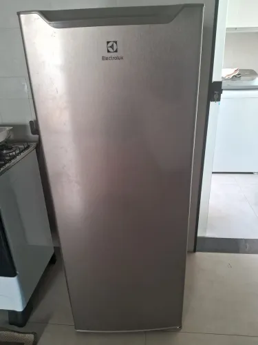 Geladeira Electrolux 187 litros estado novo