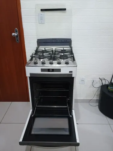 VENDO FOGÃO 4 BOCAS SEMI-NOVO