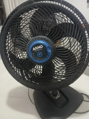 Ventilador de mesa Arno com repelente