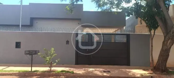 CASA COM 3 QUARTOS - CABREUVA