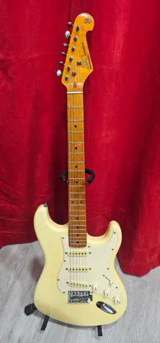 Guitarra Strato SX