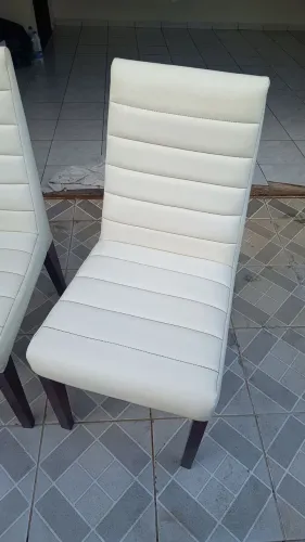 Cadeiras de madeira