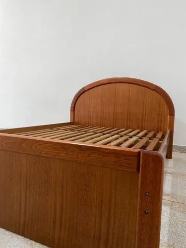 Cama de Casal em Madeira Maciça