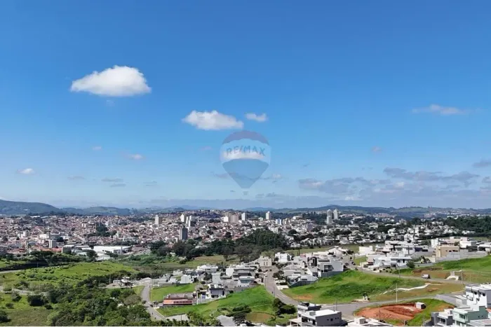 Terreno em Condomínio de Bragança Paulista, São Paulo.