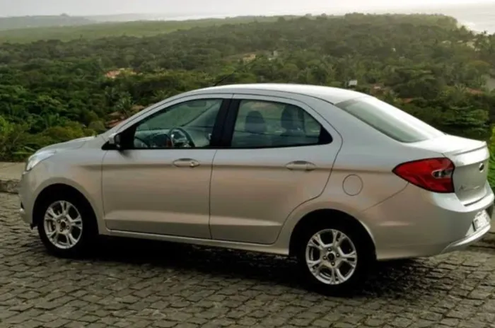 Ford Ka sedan GNV pra alugar