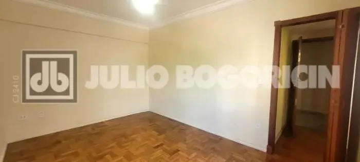 ótimo apto , 2 quarto, dependêcia completa , vaga, elevador , perto da estação Méier