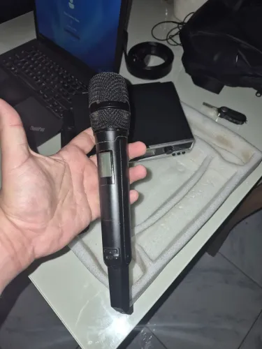 Microfone sem fio dois bastões