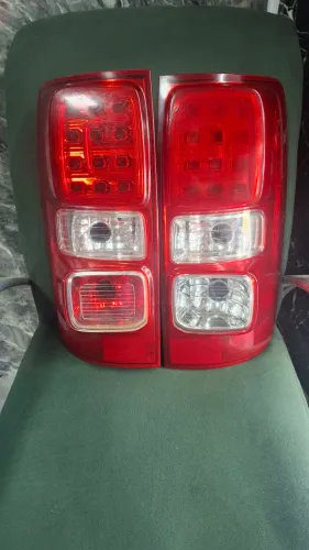 Vendo o par de lanterna traseira da S10 
