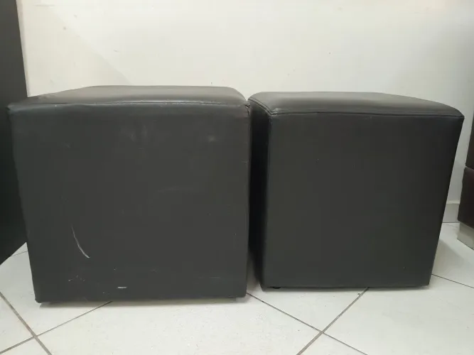 Vende-se  dois pufe 
