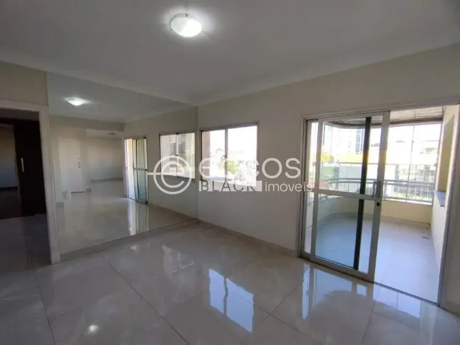 Apartamento à venda, 3 quartos, 1 suíte, 1 vaga, Centro - UBERABA/MG