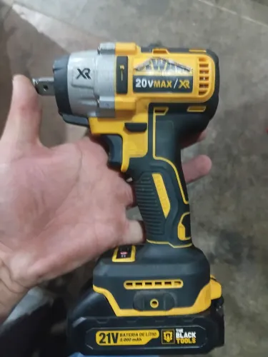 Parafusadeira Dewalt 20v max