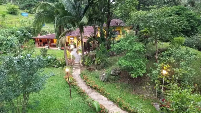 Vendo Sítio, chamado Sítio Recanto da Paz Chalés, em São Pedro da Serra, na Bocaina.