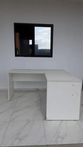 MESA DE ESCRITÓRIO EM ?L?