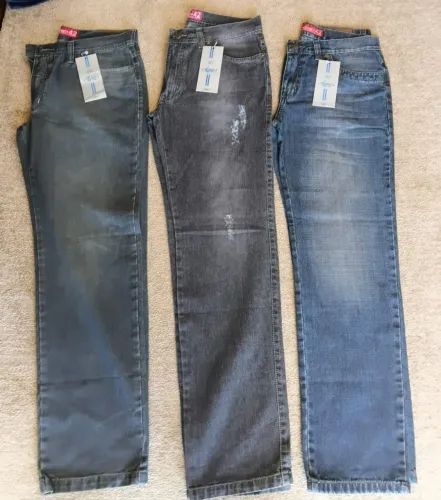 Vendo 3 calças jeans tamanho 42, nova , com etiqueta