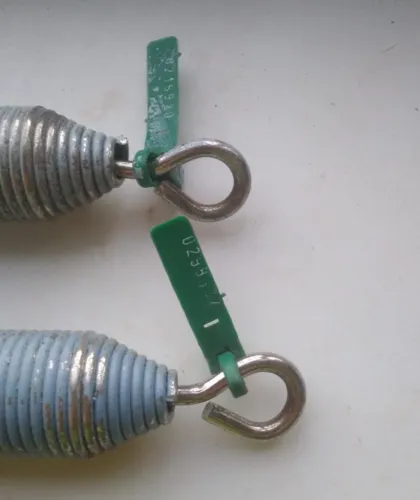 VENDO O PAR DE MOLAS PARA EQUIPAMENTO REFORME DE PILATES - Verdes-USADAS