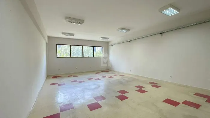 Casa Comercial Estruturada 436m² em Localização Estratégica