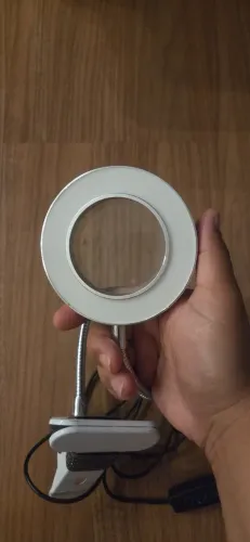 Luminária de mesa com lupa