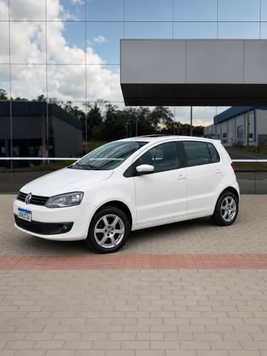 Volkswagen Fox 1.0 MI Total Flex 8V 5P 2013