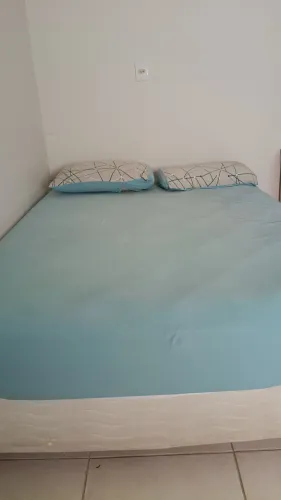 Vendo cama box casal