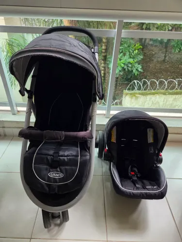 Carrinho de bebê Graco Aire3 Travel System com bebê conforto