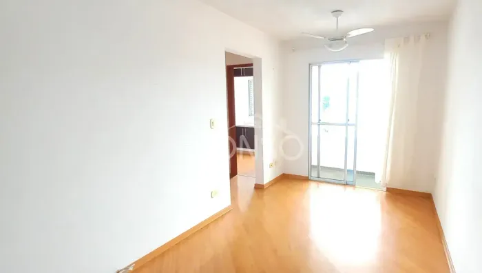 Oportunidade. Apartamento com ótimo quintal.