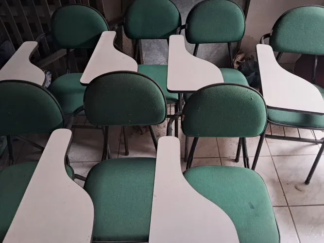 Cadeiras escolares