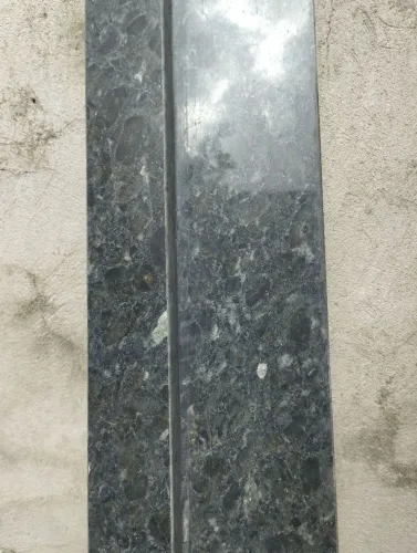 Pedra granito verde Ubatuba de 1metro é setenta 