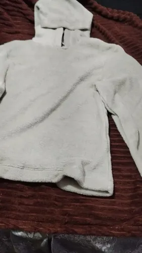 Vende se Celular .roupa e arranjo para casa
