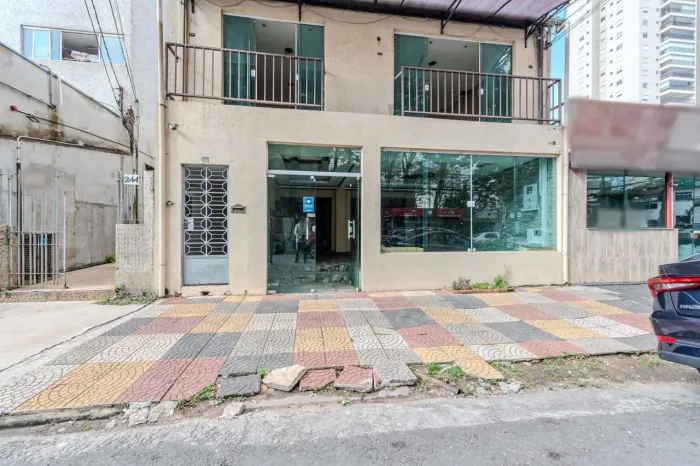 Casa comercial na Rua Santa Virgínia, 240 200 m²