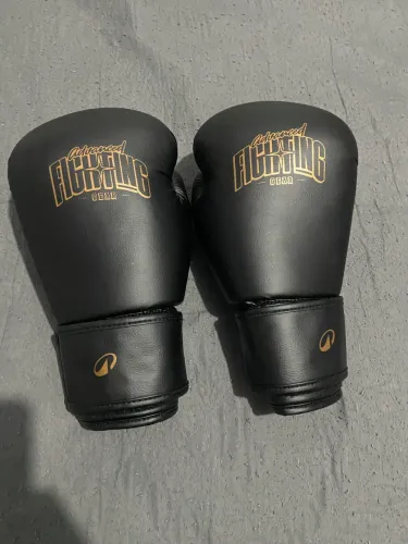 Kit Luvas de Boxe Advanced Fighting Gear 8 oz + Bandagens 2,5 m