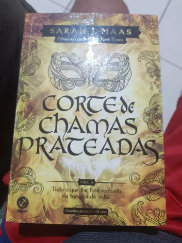 Livro Corte de Chamas Prateadas