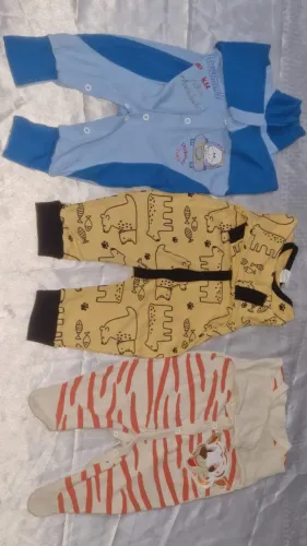 Kit com 3 Roupinhas de Bebê - Menino - Lindas e Conservadas