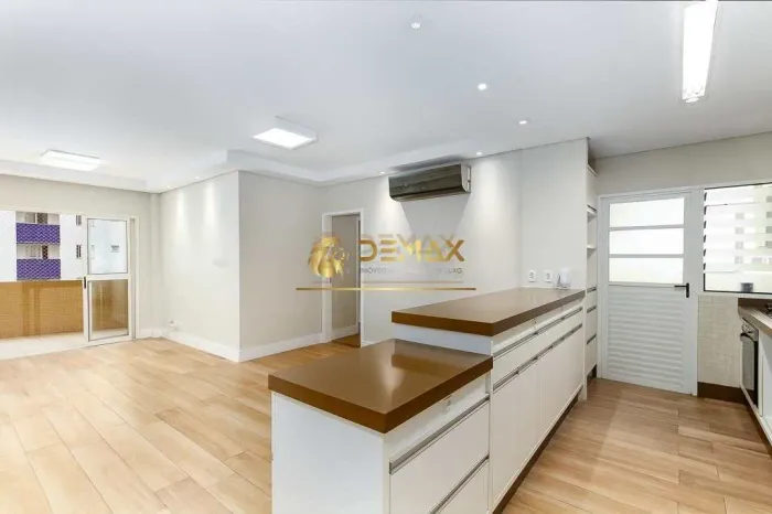 Apartamento Renovado no Jardim Aquarius - 108m²