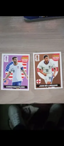 Duas figurinhas legend